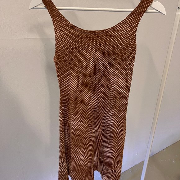 Sleeveless Summer Sporty Dress - Picture 2 of 3